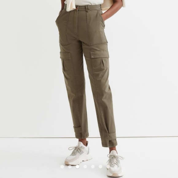 H&M Pants - ⛔SOLD⛔🆕️ NWT H&M Cargo Pants in 'Dark Khaki Green'